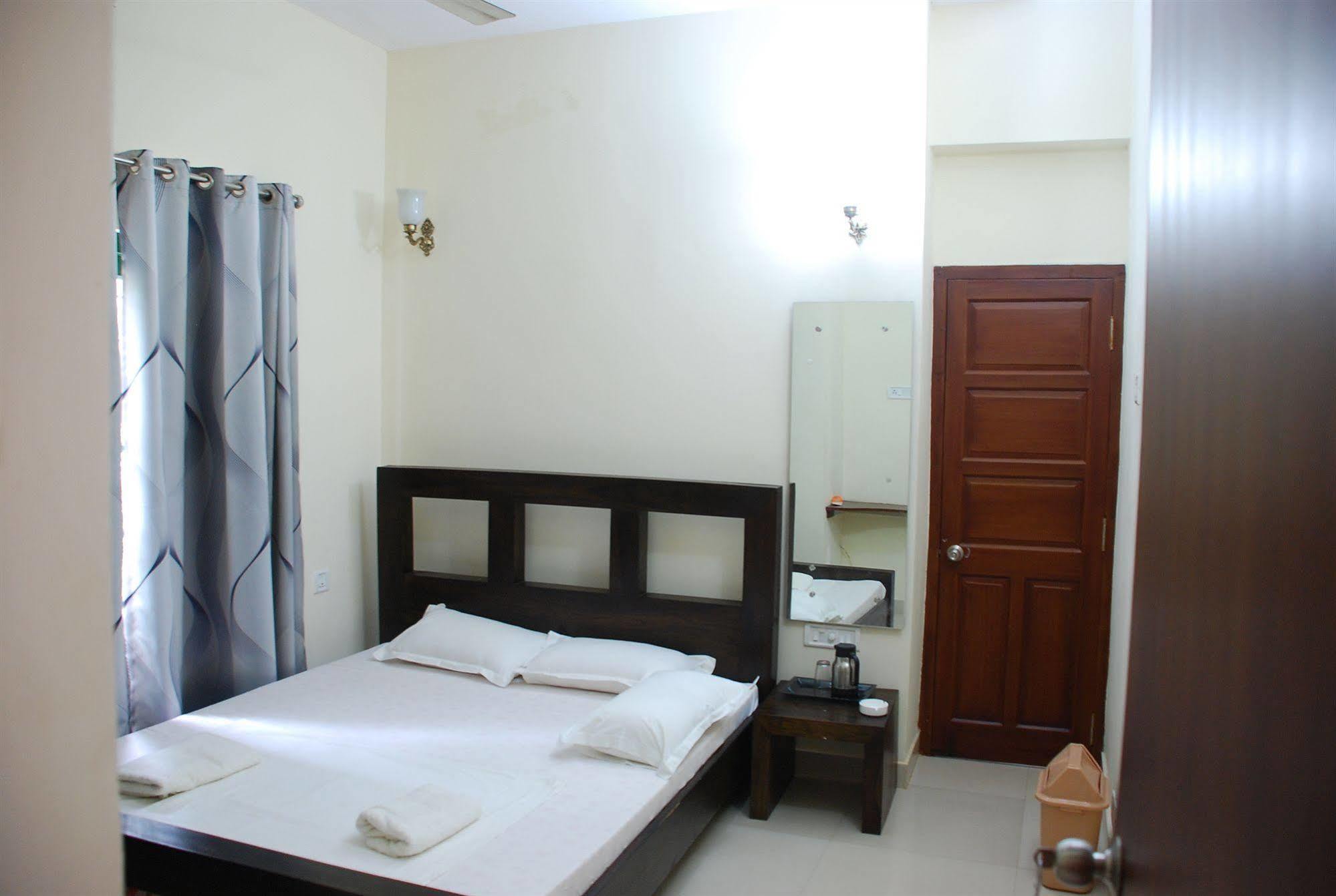 Oyo Home 63551 Pleasant Stay Near Fort Kochi Beach Exterior foto