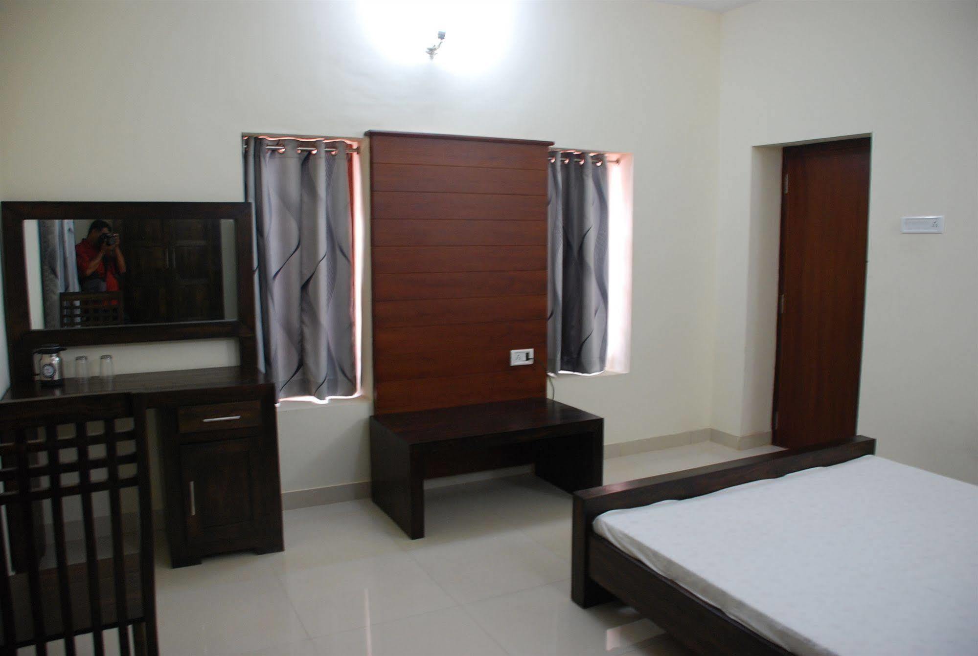 Oyo Home 63551 Pleasant Stay Near Fort Kochi Beach Exterior foto