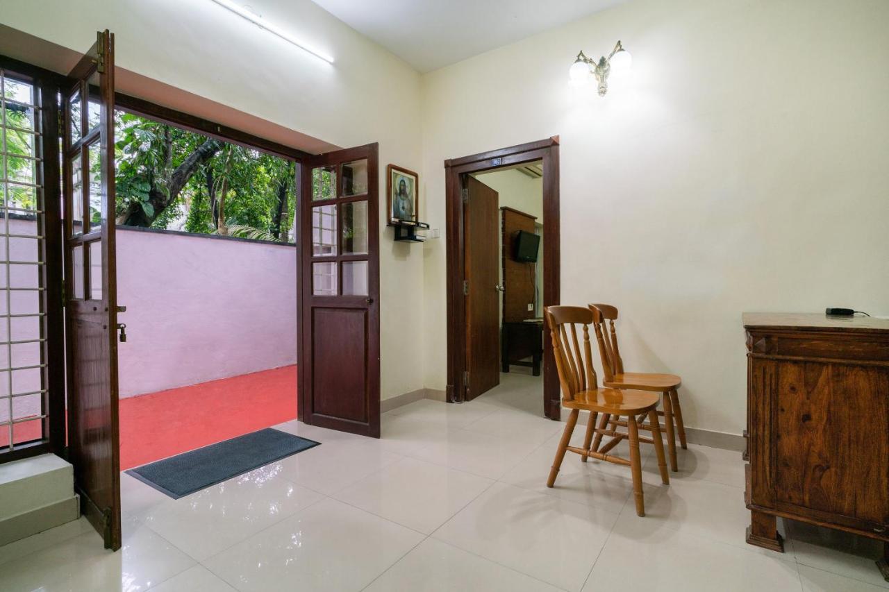 Oyo Home 63551 Pleasant Stay Near Fort Kochi Beach Exterior foto